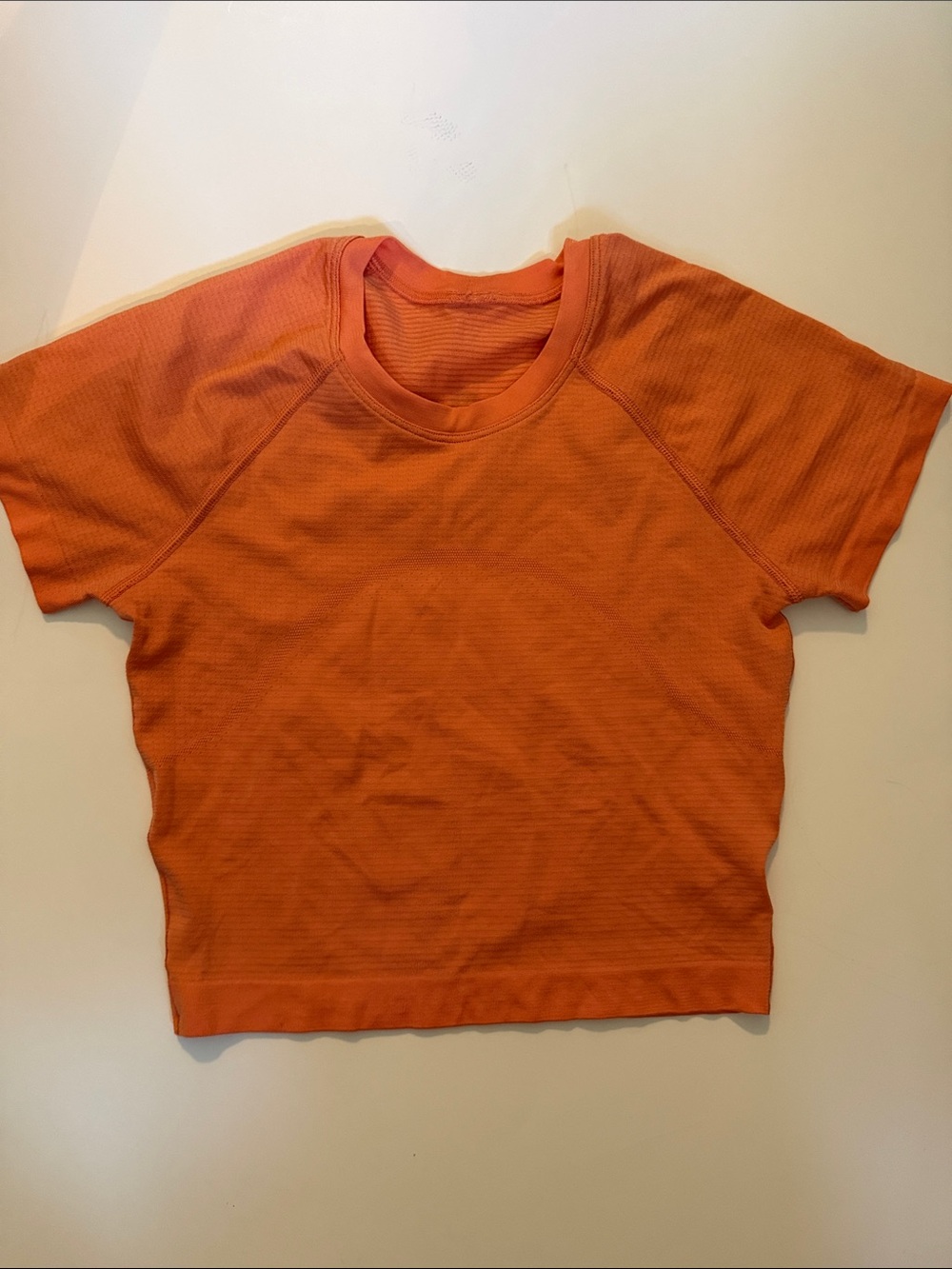 Lululemon sz 4 Swiftly Crop light Orange Short-Sleeve Tee NWOT great cond